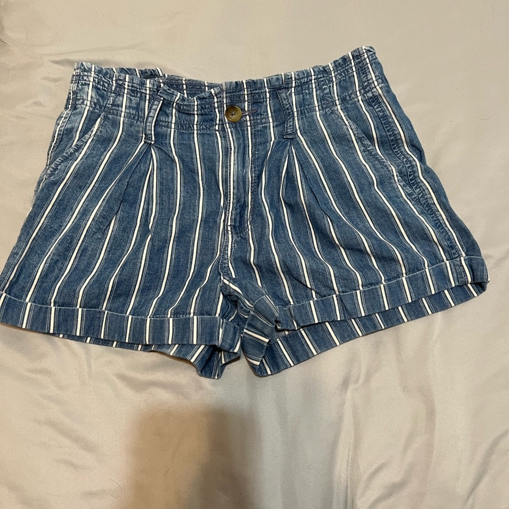 American Eagle paper bag shorts